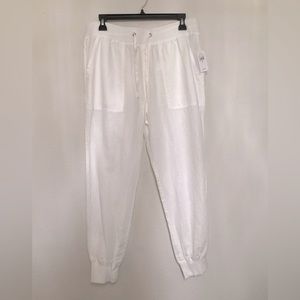 Gap| size: M | color:  women’s White cargo joggers